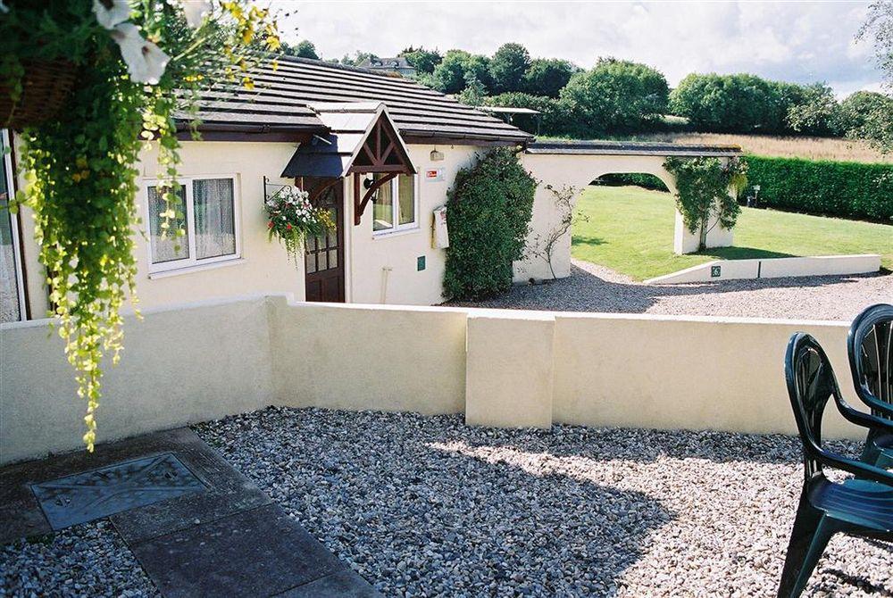 Crossways & Sea View Holiday Apartments Torquay Exteriör bild