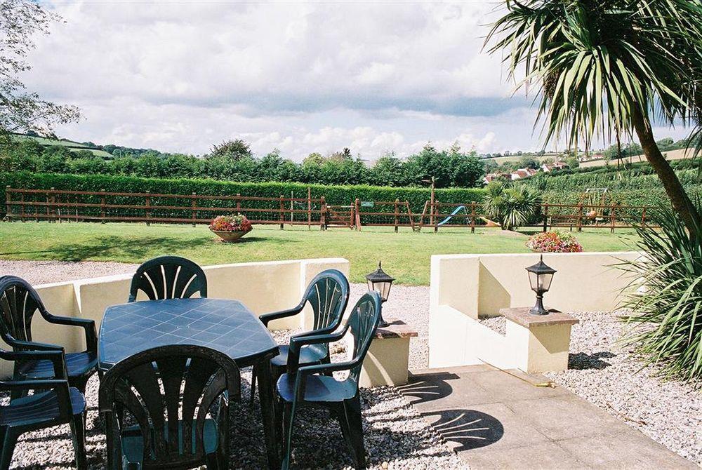 Crossways & Sea View Holiday Apartments Torquay Exteriör bild